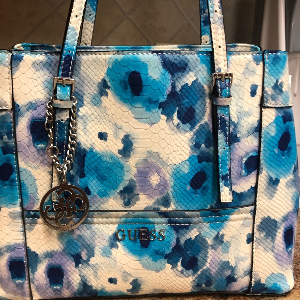 Guess pocketbook